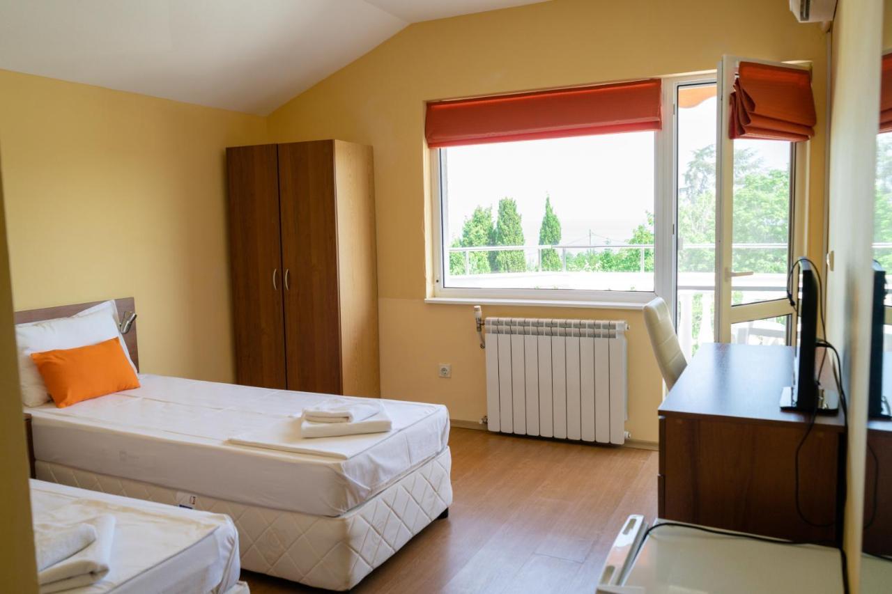 Hotel Къща За Гости Slav Varna Esterno foto